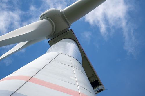 Windrad in der Nähe von Schornsheim